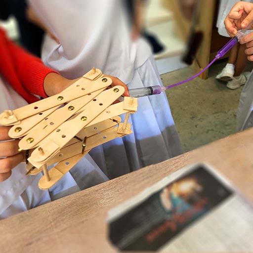 Hydrolic Prototype created with DIY materials