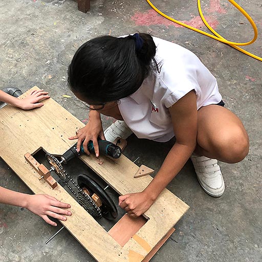 Girls with Tools 03 from above 512