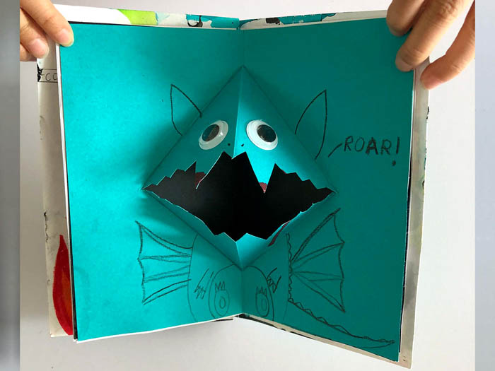 063_2020 Makerologie Camp _Pop Up Books_700px